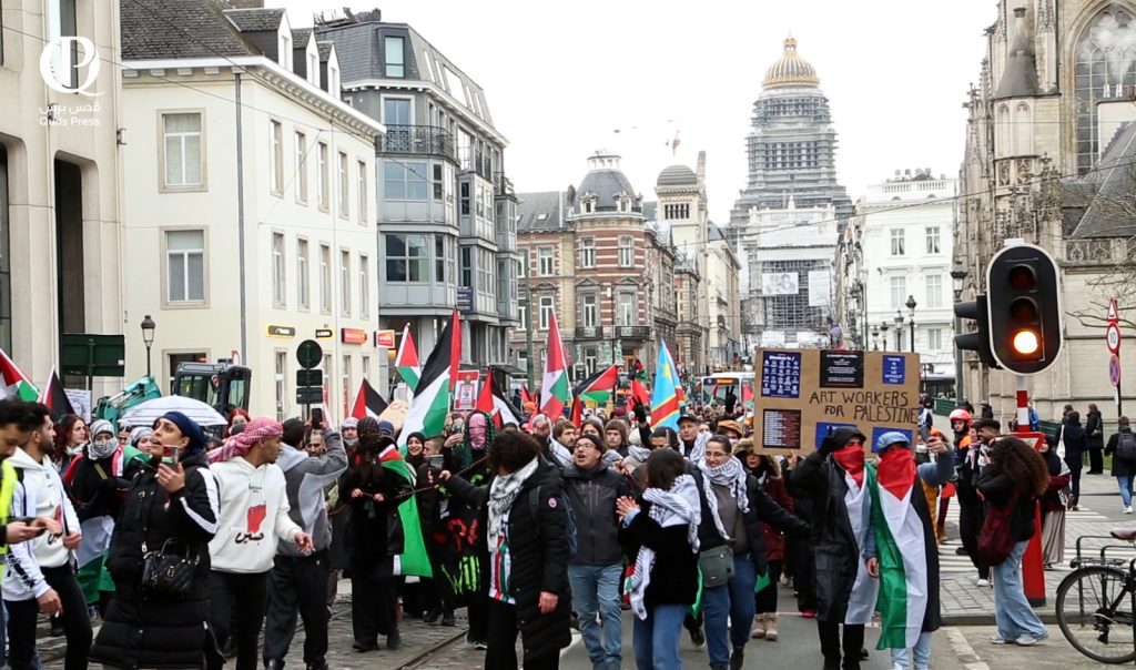 آلاف يتظاهرون في بروكسل رفضًا للسياسات الأمريكية ودعمًا للقضية الفلسطينية