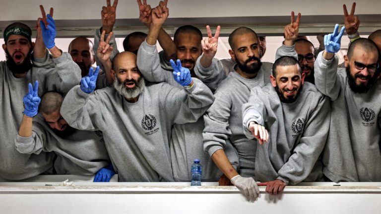 حركة حماس تدين انتهاكات الاحتلال بحق الأسرى وتطالب المجتمع الدولي بالتدخل الفوري