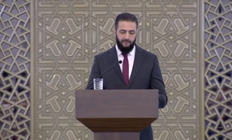 الشرع يشدد على وحدة سوريا واحتكار السلاح بيد الدولة