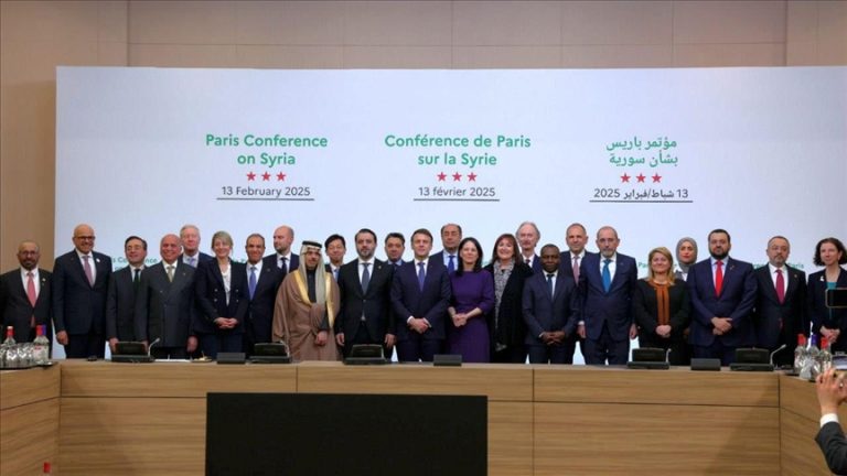 وزير الخارجية السوري يشيد بمؤتمر باريس: “إرادة قوية لدعم المرحلة الانتقالية ورفع العقوبات”