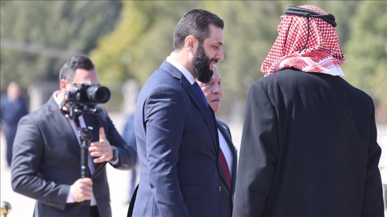 الرئيس السوري أحمد الشرع يغادر الأردن بعد زيارة تاريخية