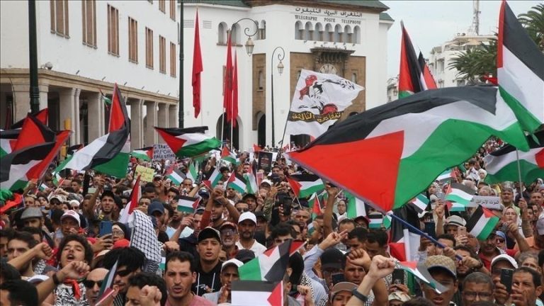 مظاهرة حاشدة في تطوان المغربية رفضاً لمخطط تهجير الفلسطينيين من غزة