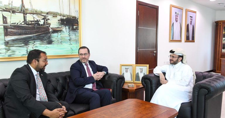 مناقشة التعاون بين قطر والمملكة المتحدة وتطورات الأوضاع في الأراضي الفلسطينية المحتلة