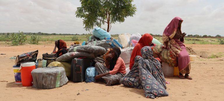 أكثر من 1400 معتقل يواجهون خطر الموت بسبب الجوع والتعذيب في ود مدني