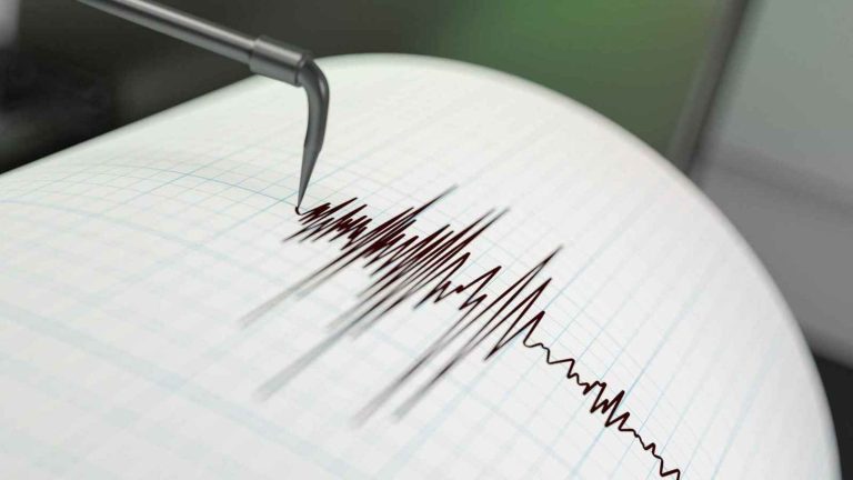 هزة أرضية بقوة 5.2 درجات غرب قبرص شعر بها سكان لبنان