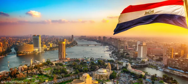 المثقفون والسياسيون يطالبون بالاصطفاف الوطني وتوحيد الجهود لمواجهة التحديات واستقرار مصر