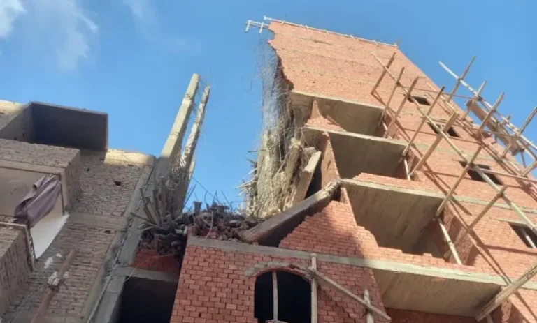 النيابة العامة تحقق في حادث انهيار عقار بأسيوط وتكثف جهودها لكشف الأسباب والملابسات
