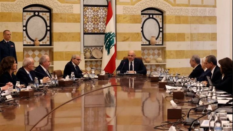 الحكومة اللبنانية تعقد جلستها الأولى بعد نيل ثقة البرلمان
