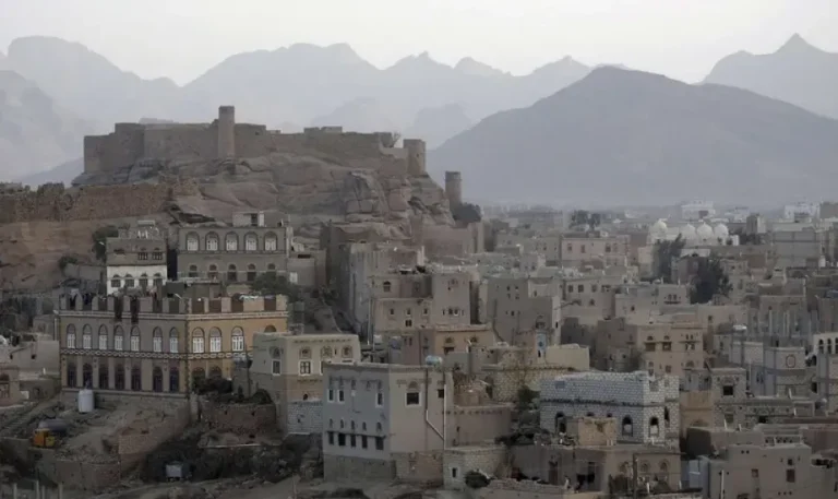 الحوثيون يرفعون مستوى المراقبة في رداع عبر شبكة كاميرات أمنية متطورة