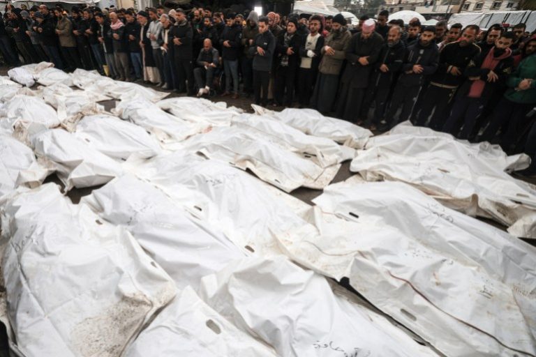 شهداء معظمهم أطفال ونساء جراء قصف الاحتلال لأماكن متفرقة بقطاع غزة