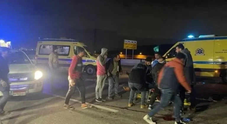 حادث انقلاب أتوبيس يسفر عن إصابات وضحايا في طريق الواحات بمنطقة أكتوبر