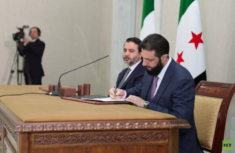 تعرّف على أبرز بنود وأسس الإعلان الدستوري في سوريا