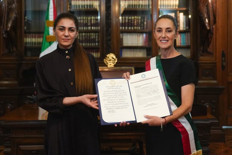 رسمياً.. الرئيسة المكسيكية تتسلم أوراق اعتماد السفيرة الليبية سناء المنصوري
