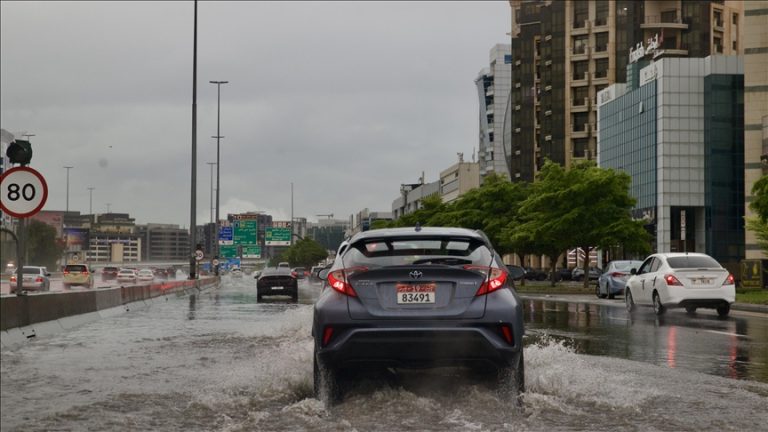 طقس متباين في 9 دول عربية بين الأمطار الغزيرة وارتفاع الحرارة