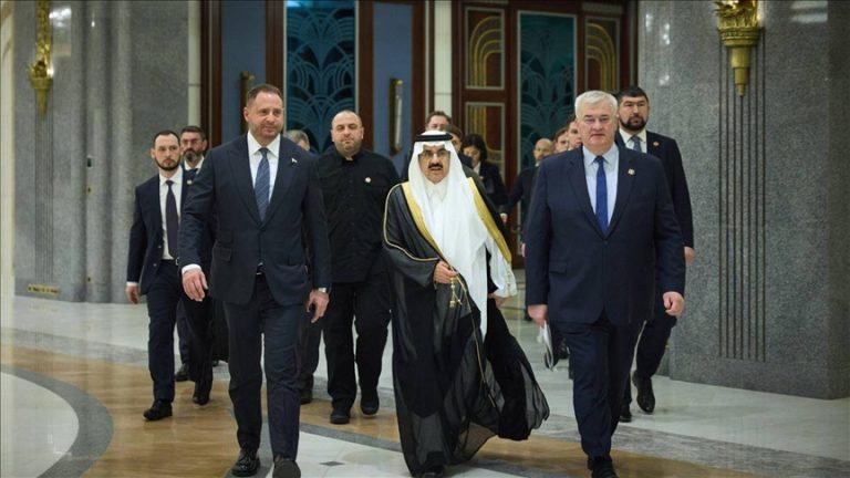 أوكرانيا توافق على هدنة لمدة شهر مع روسيا خلال مباحثات في جدة بالسعودية