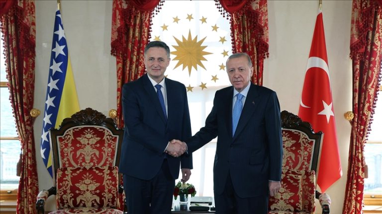 أردوغان يشدد على ضرورة إنهاء التصعيد وصون وحدة البوسنة والهرسك