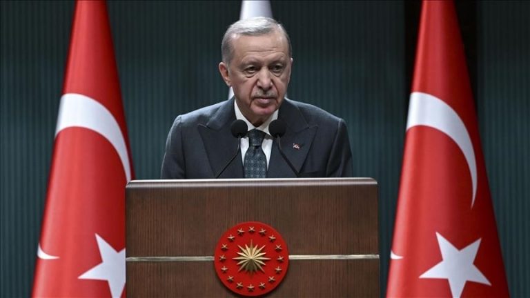 أردوغان يدعو المجتمع الدولي لمواجهة الإبادة الجماعية في غزة خلال اتصال مع رئيس وزراء هولندا