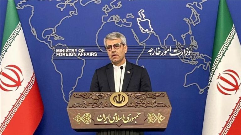 إيران تدين العقوبات الأمريكية الجديدة وتصفها بـ”تهديد للسلام الدولي”