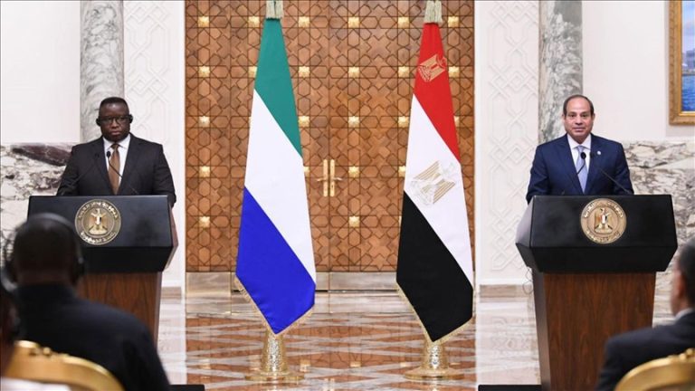 عبد الفتاح السيسي يستقبل نظيره السيراليوني ويبحث تعزيز العلاقات الثنائية في القاهرة