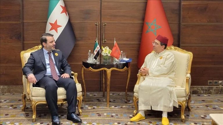 بداية جديدة: وزيرا خارجية المغرب وسوريا يعقدان أول لقاء لهما في مكة