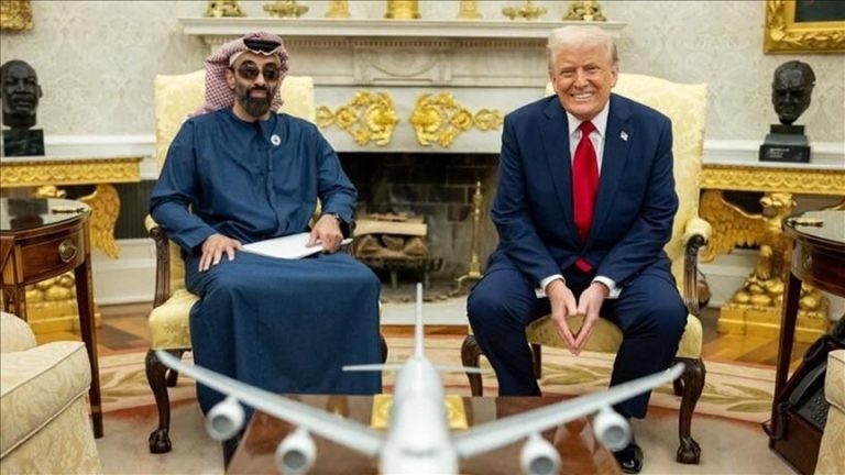 ترامب يبحث مع مستشار الأمن الوطني الإماراتي سبل تعزيز السلام والشراكة الاستراتيجية بين البلدين