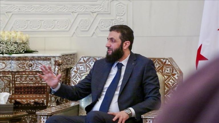 سوريا تشهد حقبة جديدة مع أول صلاة عيد بعد سقوط نظام الأسد