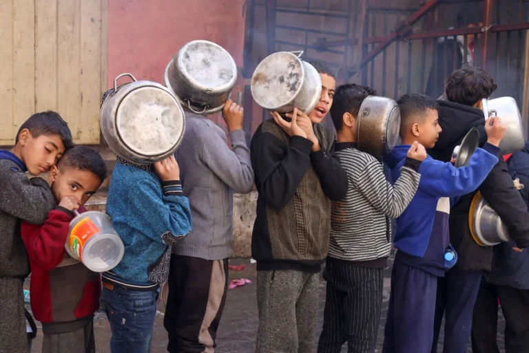 الاحتلال الإسرائيلي يضاعف معاناة غزة خلال رمضان من خلال تجويع السكان