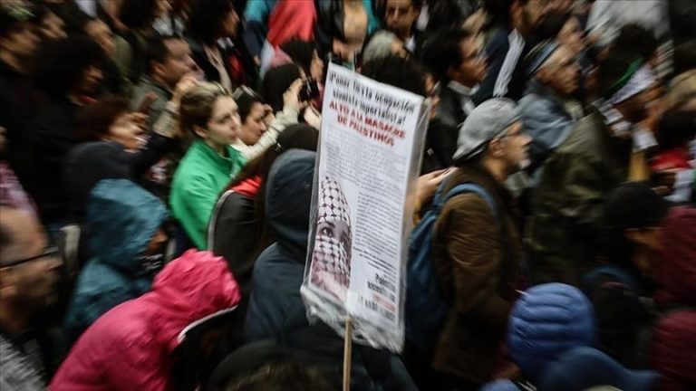 مظاهرة في العاصمة المكسيكية للتنديد باستئناف الهجمات الإسرائيلية على غزة