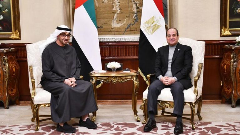 السيسي وبن زايد يعززان تطلعات التعاون بين مصر والإمارات في زيارة أخوية تاريخية