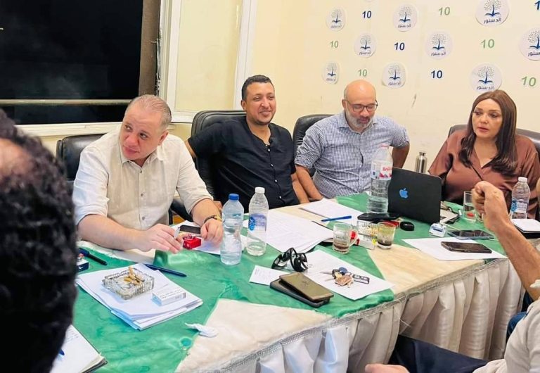 مصر..حزب الدستور يحذر من تبعات هجرة الأطباء ويدعو للتحقيق