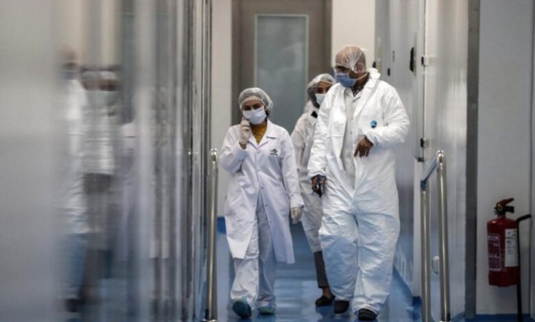 117 طبيبًا يستقيلون من جامعة الإسكندرية.. من يبقى لمعالجة المصريين بعد تهجير الكفاءات؟