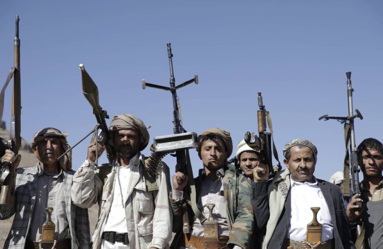 الحوثيون يسقطون مسيرة أمريكية في أجواء صنعاء