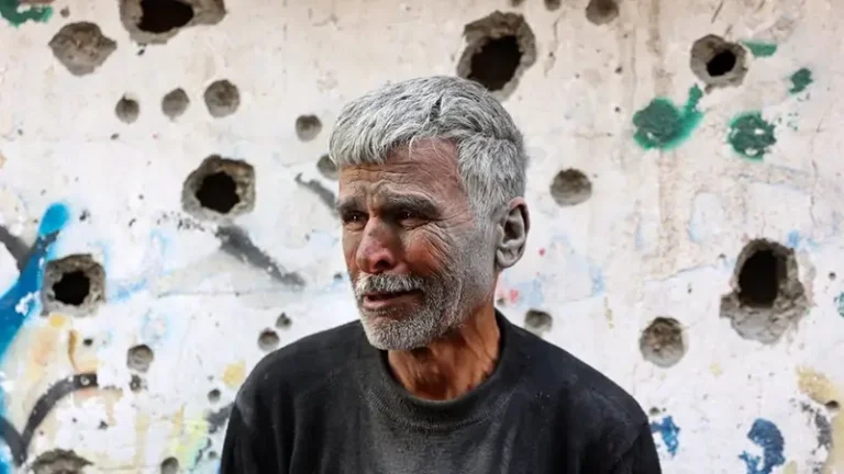 استشهاد 10 أفراد من عائلة فلسطينية في غارة جوية إسرائيلية على خان يونس