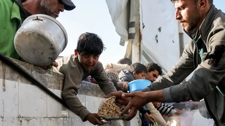 ميدل إيست آي : في غزة المحاصرة… الجوع يحاصر العائلات من كل الجهات وسط تجاهل العالم
