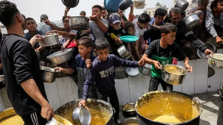 ميدل إيست آي : الولايات المتحدة تخطط لإجلاء رعاياها من غزة قبل زيارة ترامب للشرق الأوسط