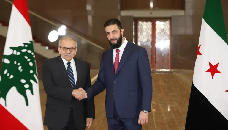 رئيس وزراء لبنان يبحث العلاقات الثنائية مع الرئيس السوري أحمد الشرع