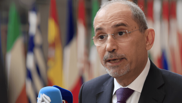 الصفدي: محاولات دفع الفلسطينيين خارج وطنهم خرق للقانون الدولي
