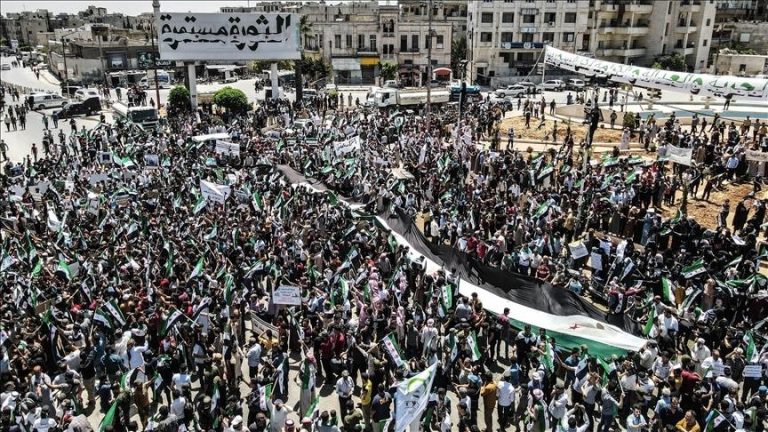 مئات السوريين يتظاهرون في دمشق رفضاً للاعتداءات الإسرائيلية ودعماً لقطاع غزة