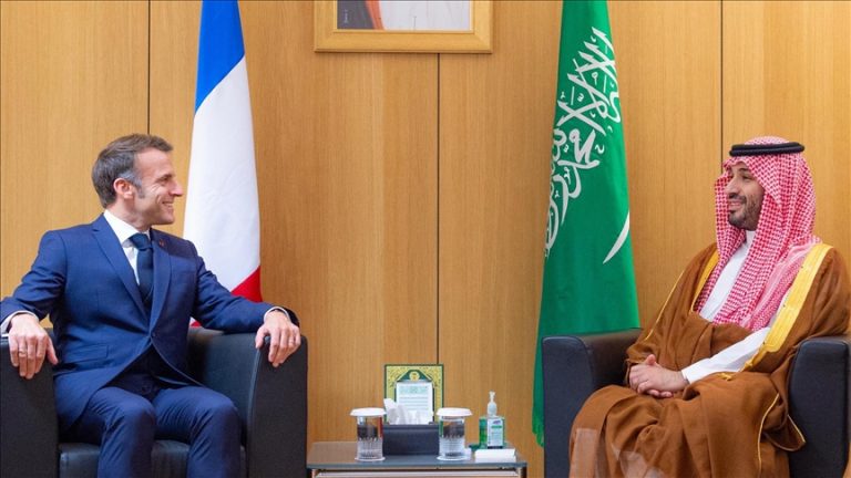 ماكرون وبن سلمان يتباحثان هاتفيًا حول استقرار الشرق الأوسط وتعزيز العلاقات الثنائية