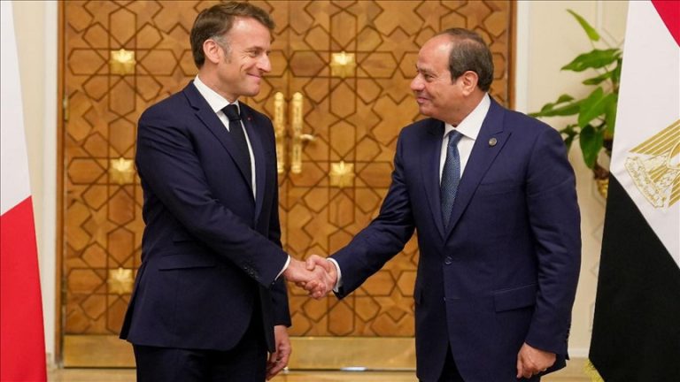 السيسي وماكرون يدعوان إلى وقف فوري لإطلاق النار في غزة خلال زيارة للعريش