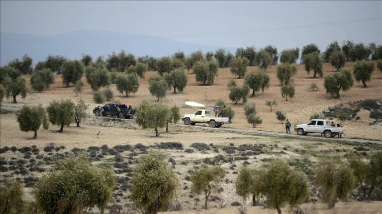 إطلاق 5 قذائف صاروخية من لبنان تستهدف مواقع الجيش السوري في حمص