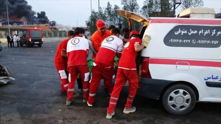 ارتفاع عدد قتلى انفجار ميناء بندر عباس إلى 25 قتيلاً و800 مصاب في إيران