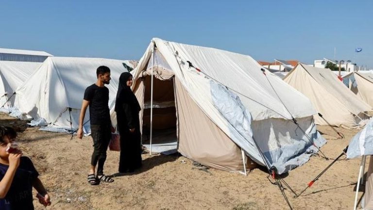 بلدة أخترين السورية تنفي شائعات تجهيز مخيم لإيواء فلسطينيين من غزة