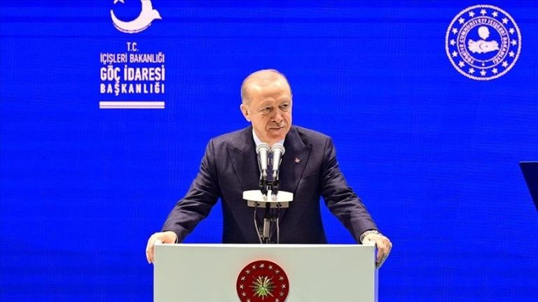 أردوغان يعلن عودة 200 ألف سوري من تركيا مع تقدم الأوضاع في بلادهم