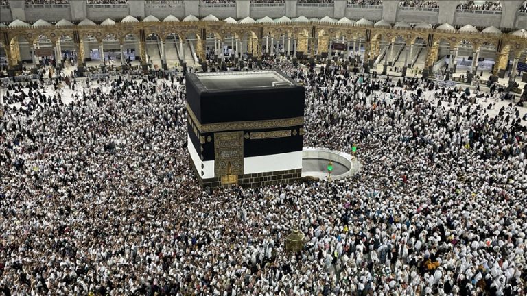 السلطات السعودية تعلن بدء منع دخول المقيمين إلى مكة بدون تصريح عمل أو حج اعتبارًا من الأربعاء