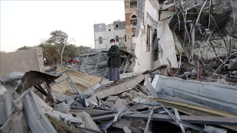 الحوثيون: القصف الأمريكي يحرم أكثر من 50 ألف يمني من المياه في الحديدة