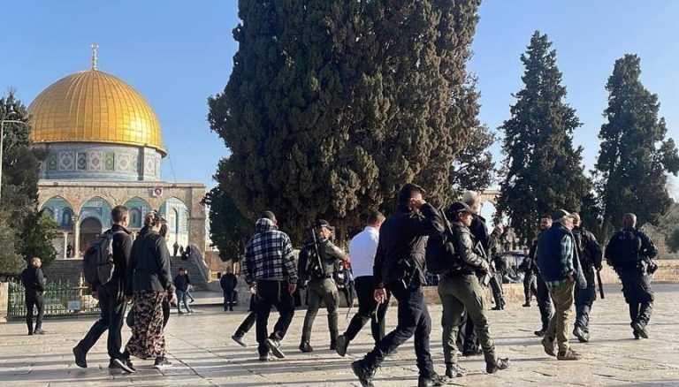 حماس: اقتحام عضو كنيست إسرائيلي للأقصى يُمثل تصعيدًا في محاولة تهويد المقدسات