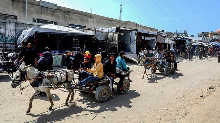 غرفة تجارة غزة: الانهيار الاقتصادي وارتفاع الأسعار بنسبة 527% نتيجة الحصار الإسرائيلي