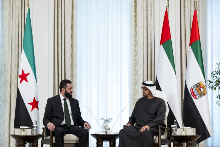 محمد بن زايد: الإمارات تدعم كل ما يحقق تطلعات الشعب السوري نحو الاستقرار والتنمية