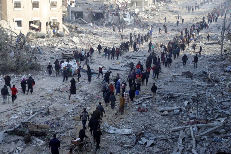 جمعية الهلال الأحمر الفلسطيني تطالب بحماية العاملين في المجال الإنساني في قطاع غزة
